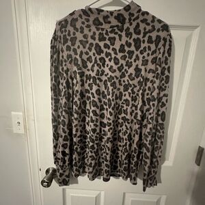 NWT Maurices 24/7 Animal Print Leopard long sleeve Top - Large
